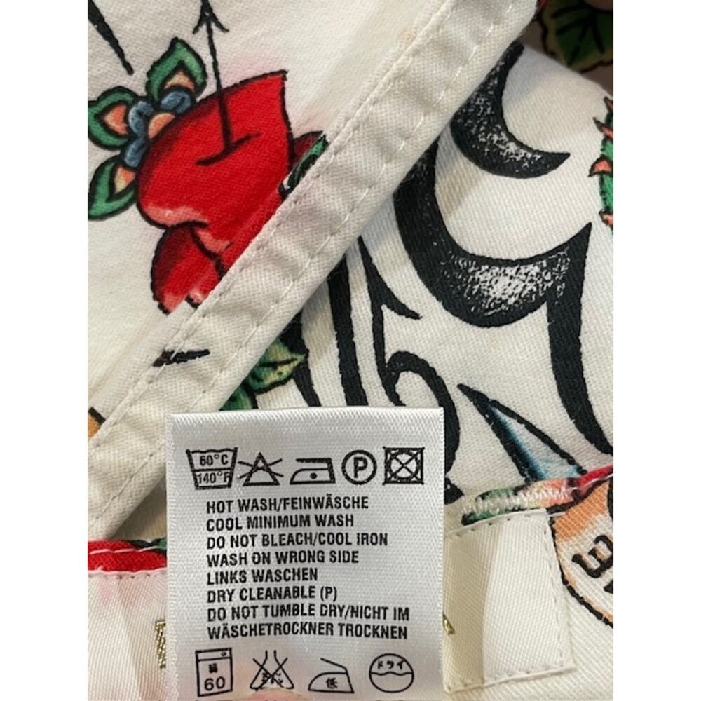 ESCADA vintage tatoo print pants with roses and hearts. - Picture 10 of 10